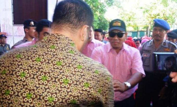 H Mashur Bin Mohd Alias SH MSi saat mendaftar sebagai Calon Bupati Nunukan di KPU Nunukan. (dok. media center Germas) 